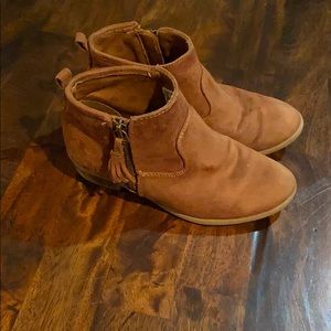 Cat and Jack booties